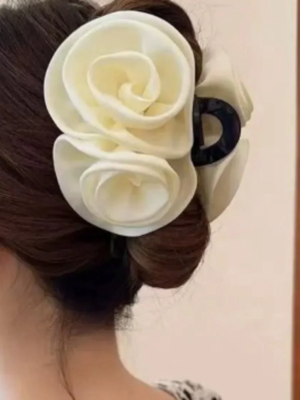 Women's hair clip